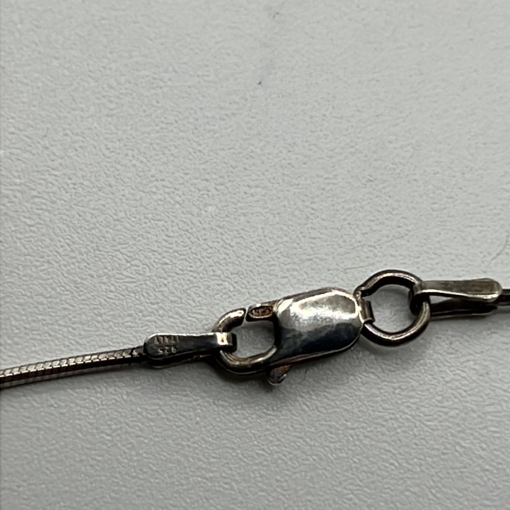 THREE ETRUSCAN LOOK PEARL AND STERLING PENDANTS ON 18” STERLING SNAKE CHAIN - Picture 6 of 8